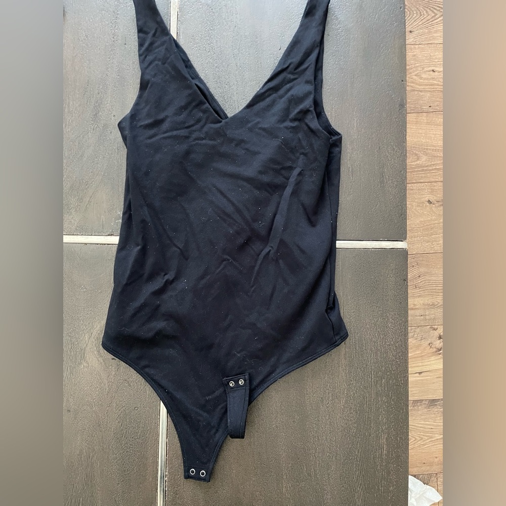 Abercrombie black bodysuit M v-neck